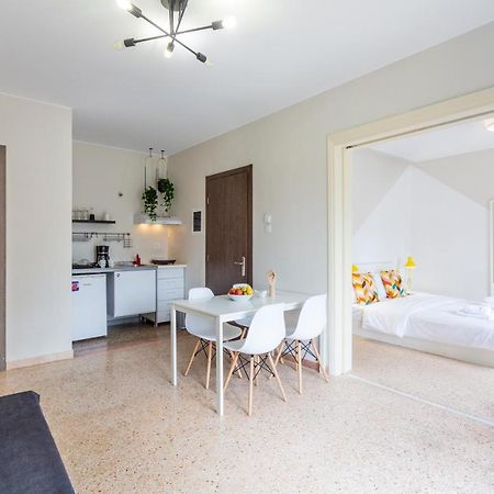 Psirri Place Economy Apartments Centrally Located Atenas Exterior foto