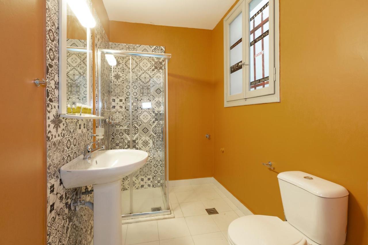 Psirri Place Economy Apartments Centrally Located Atenas Exterior foto